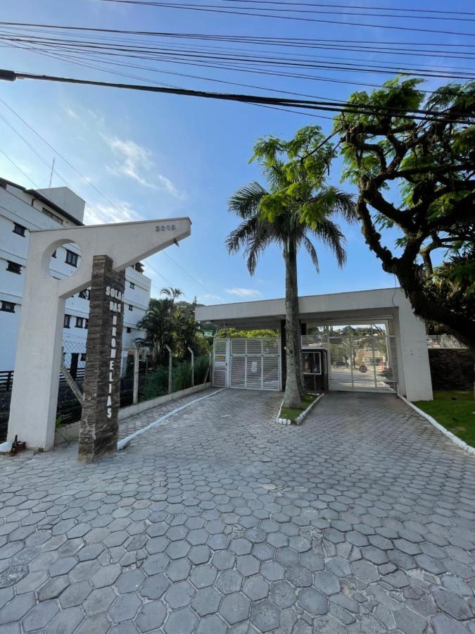 Apto Em Condominio No Centro De Bombinhas, Proximo Da Praia Exterior photo